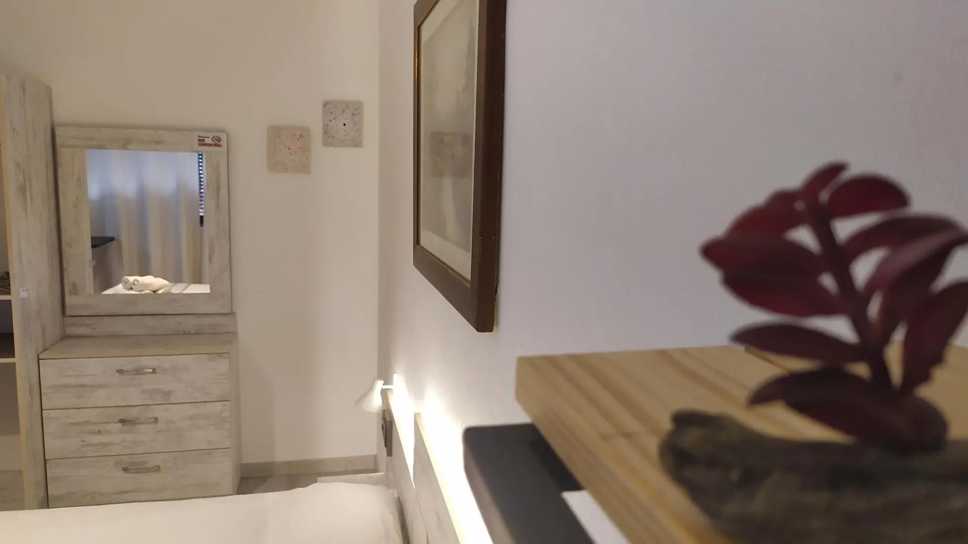 Dinamo Evoo Apartments Tirana 0*,