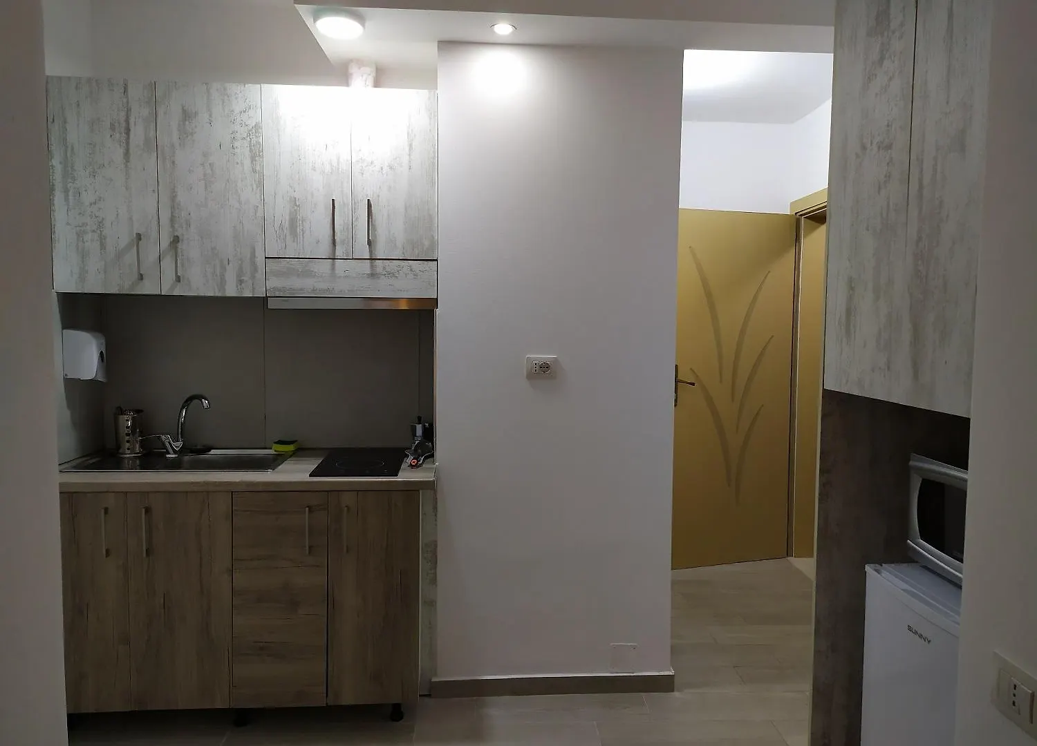 Dinamo Evoo Apartments Tirana 0*,