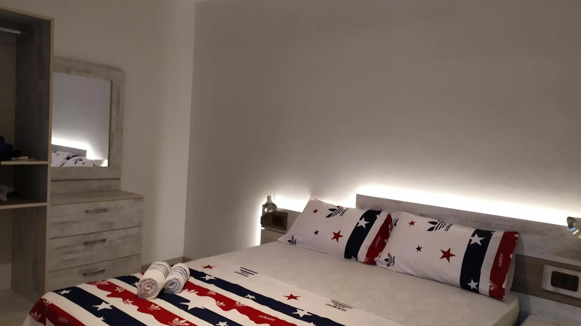 Dinamo Evoo Apartments Tirana 0*,  Albania